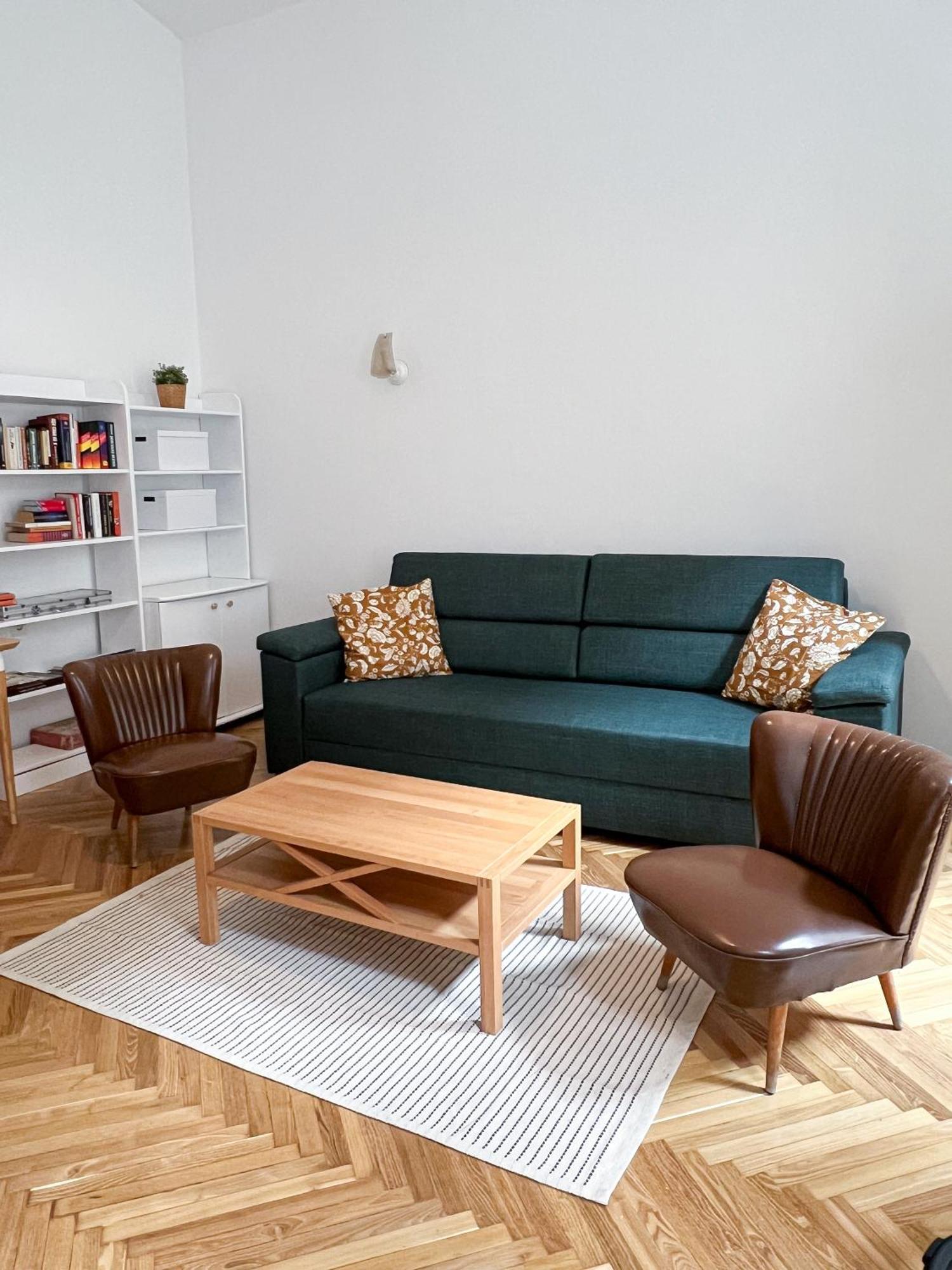 Apartment Large In Budapest